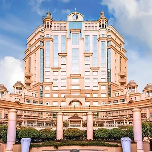 5* Ξενοδοχείο Swissotel Al Murooj
